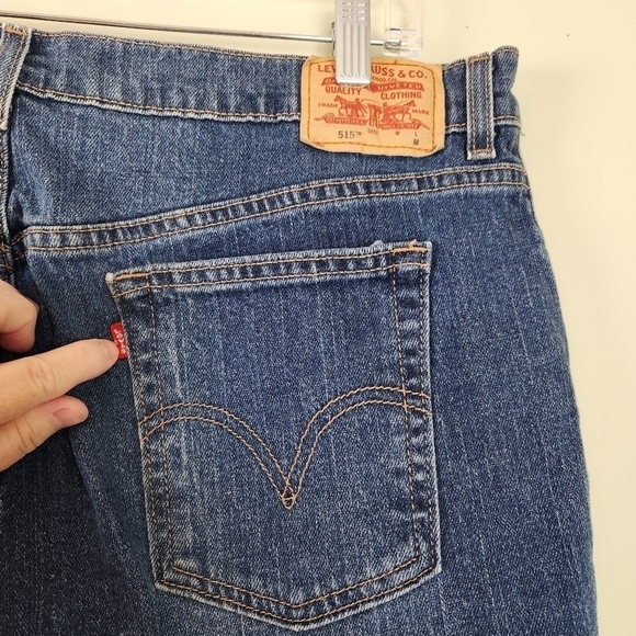 Women's 515 Levi's Jeans - Picture 3 of 6